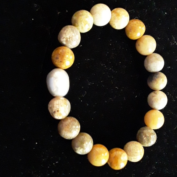 Bracelets - Picture 1 of 3